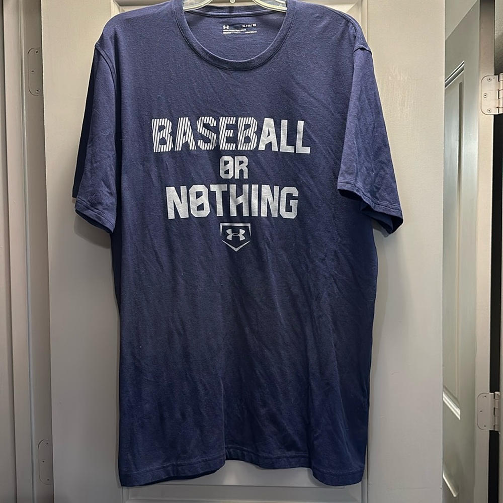 Under Armour Men’s Size L T-shirt, Pre-owned in Excellent Condition